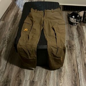 Size medium(30-34) Firstlite corrugate pants